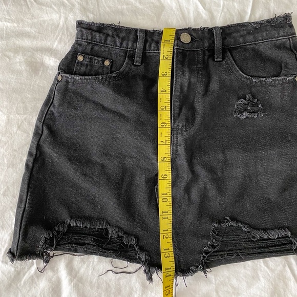 2/$40💜 CLOSET CLEAN OUT: Missguided denim skirt with rips - Picture 5 of 9
